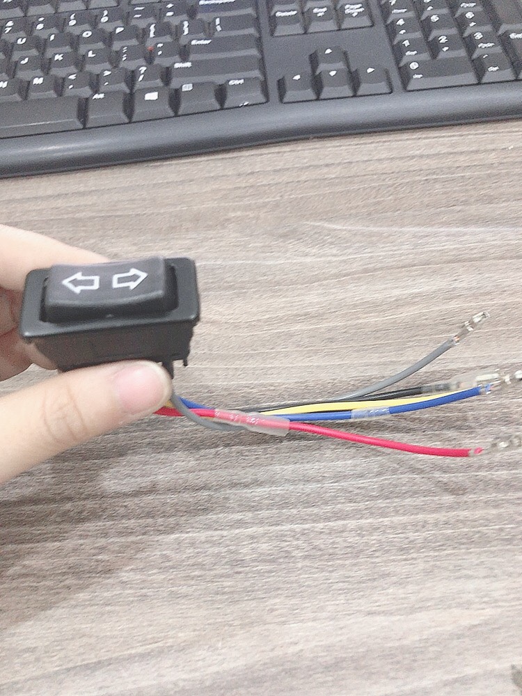 Công tắc Ford ghế ô tô