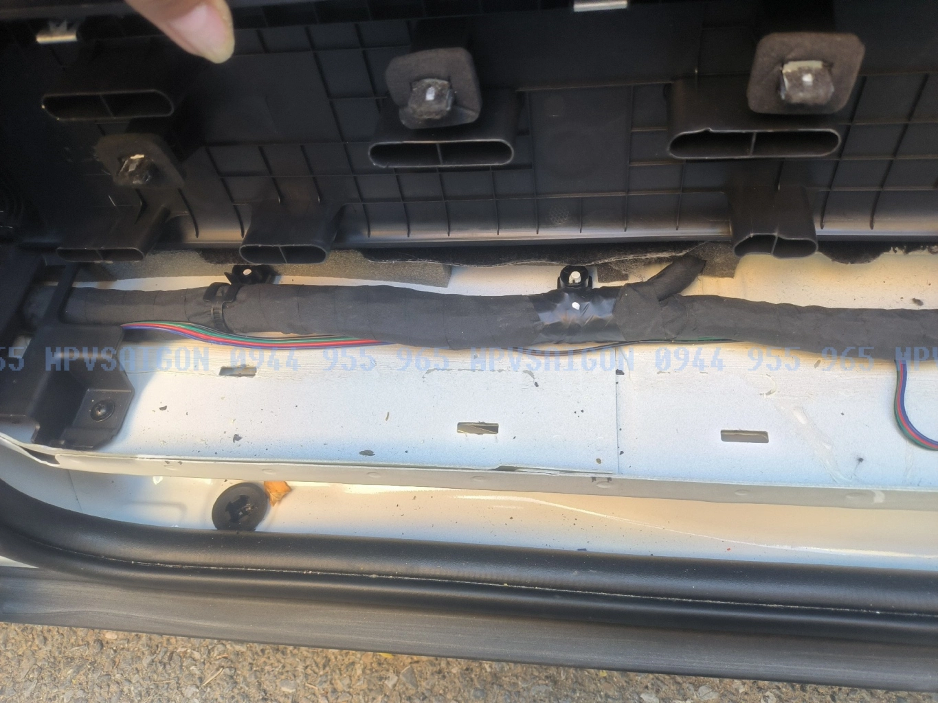 Công tắc cửa lùa điện có LED - Công tắc cửa lùa cột B Hyundai Custin - Ảnh 8